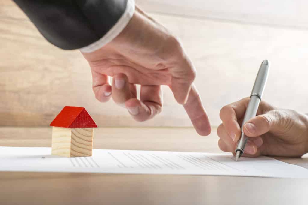 Signature d'un mandat immobilier